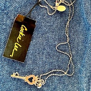 ✨HP✨ *NEW* COOKIE LEE HEART & CROWN KEY GENUINE CRYSTAL NECKLACE #25652,